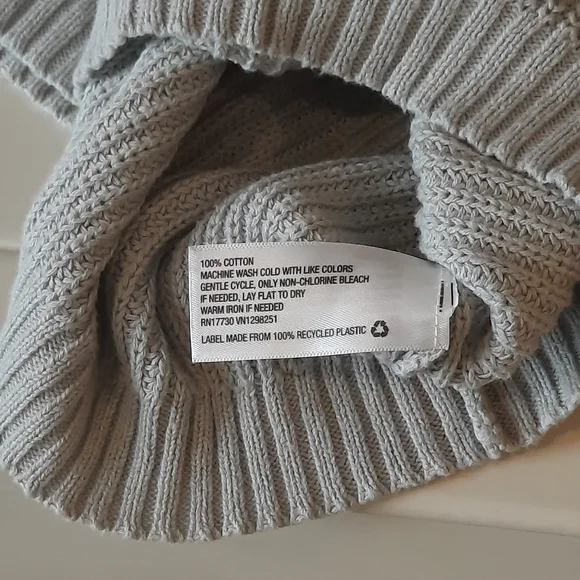 Mossimo Supply Co Cropped Sweater - Picture 6 of 7